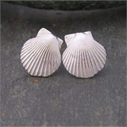 Scallop studs - Earings from £82 by Fay Page